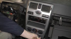 Как снять центральную консоль на Приоре