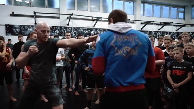 Александр Емельяненко в клубе "ARSENAL FIGHTING" г. Тольятти 3.03.2018 смотреть онлайн