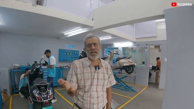 Bajaj Chetak Dedicated EV Service Center | हिन्दी with subtitles смотреть онлайн