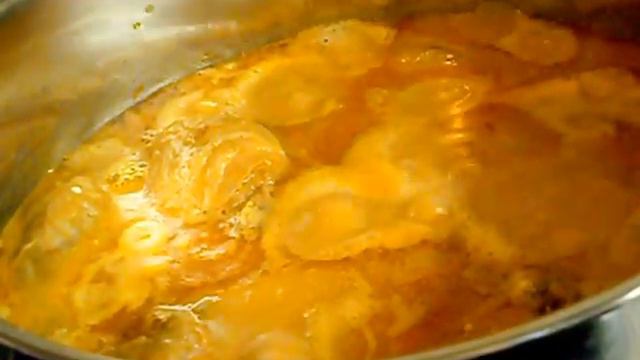 Csirkepörkölt tejfölös mártásban смотреть онлайн