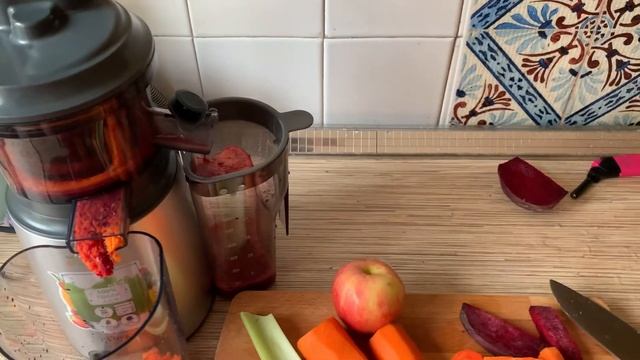 шнековая соковыжималка kenwood JMP 600 Si смотреть онлайн