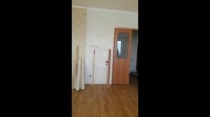 О наклейке обоев и установке плинтуса