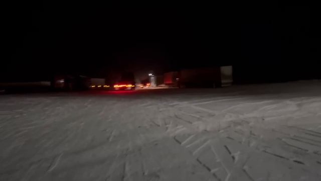 ЗИМНЯЯ ТАЙГА,БАНЬКА?д.ВОСТОК РАЗГРУЖАЕМ ЛИСТЫ ? смотреть онлайн