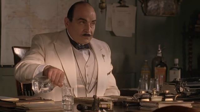 Пуаро Агаты Кристи S09 E03