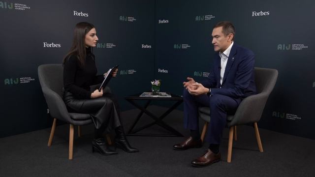 Искусственный интеллект и ESG: как Сбер развивает новые клиентские продукты смотреть онлайн