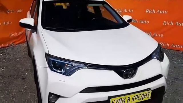 Toyota RAV4, 2017 смотреть онлайн