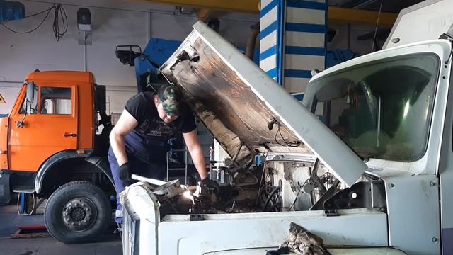 Рабочие будни. Замена ГБЦ на ГАЗ-53. смотреть онлайн