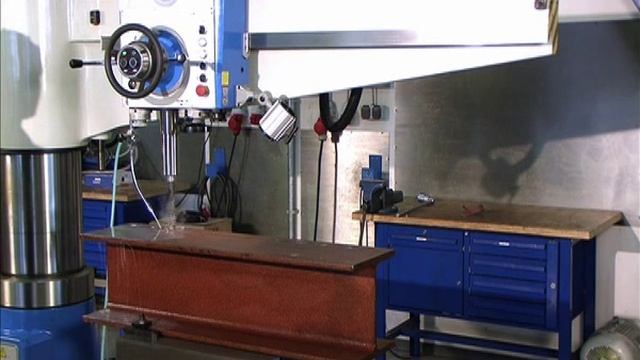 R 50 - Радиально-сверлильный станок смотреть онлайн