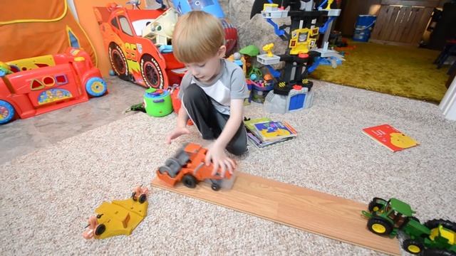 Frank the Combine, Lightning McQueen and Lots and Lots of Tractor Tipping! смотреть онлайн