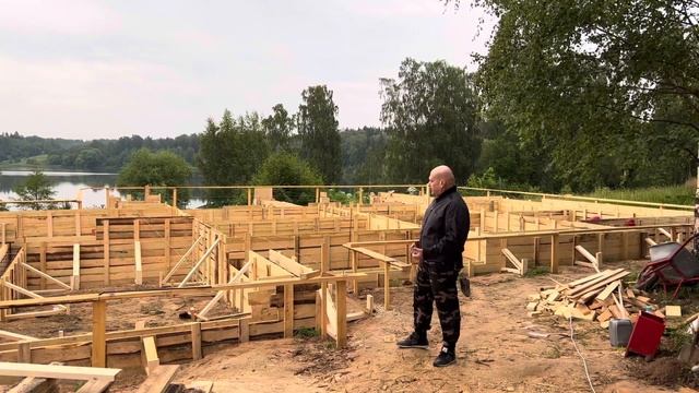 Монтаж фундамента дома на косогоре смотреть онлайн