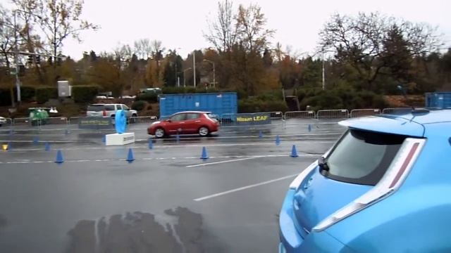 Nissan Leafs on test drive 2 смотреть онлайн