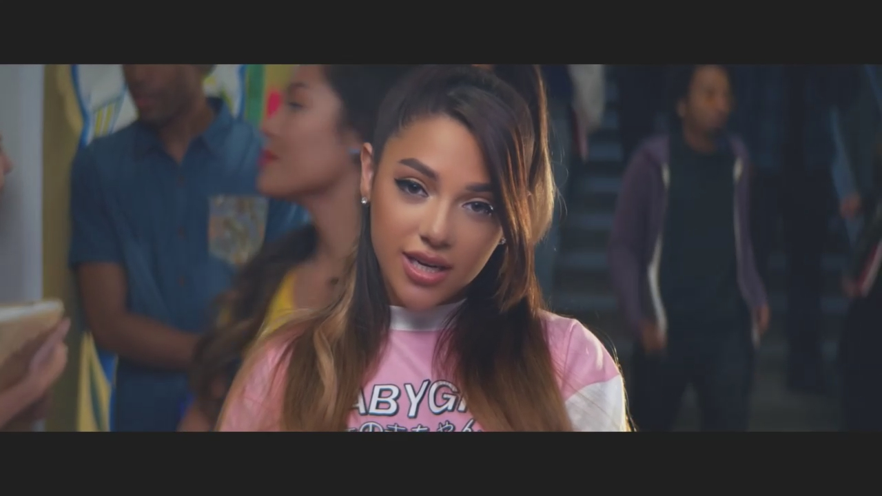 Ariana Grande - thank u, next смотреть онлайн