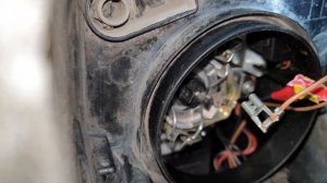 крепление лампочки в фаре калина