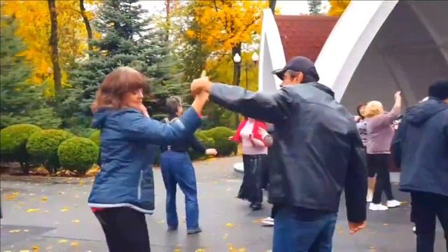 ЗАЦЕЛУЙ МЕНЯ, ЗАКРУЖИ ХАРЬКОВ ОКТЯБРЬ 2023 ТАНЦЫ УКРАИНА #dance #kharkiv смотреть онлайн