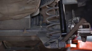 Как да сменим пружина на задното окачване на VW GOLF 4 [ИНСТРУКЦИЯ]