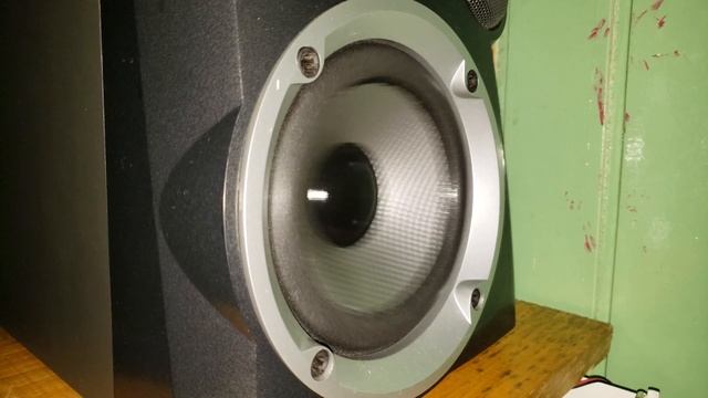 PHILIPS FW-C555 Teste de excurcionamento ( Bass test ) смотреть онлайн