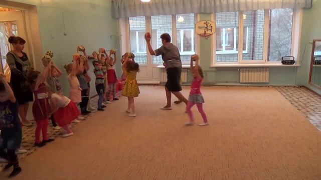 Утренняя гимнастика, ср. группа №12 МБДОУ "ЦРР - д/с "Сказка", восп. Иванова Н.А. смотреть онлайн