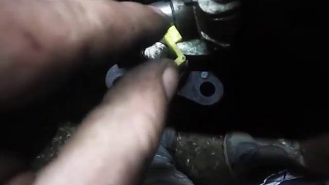 Ремонт дверей: снятие обшивки и замена ручек