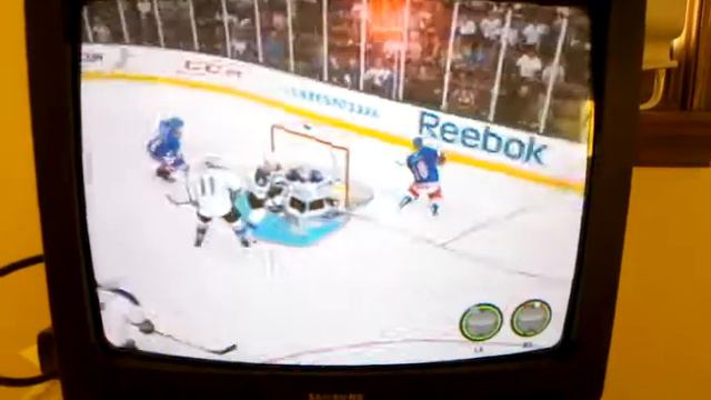 Marian Gaborik on knee goal смотреть онлайн