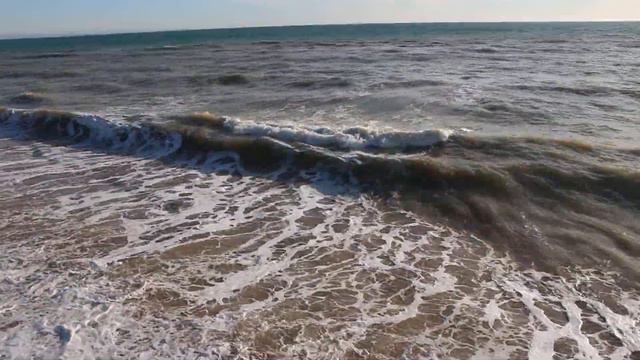 Крымское Чёрное море перед штормом смотреть онлайн