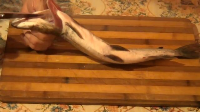 КАК УДАЛИТЬ ЖАБРЫ ЩУКЕ, быстрый способ, только ножом, без рук. смотреть онлайн