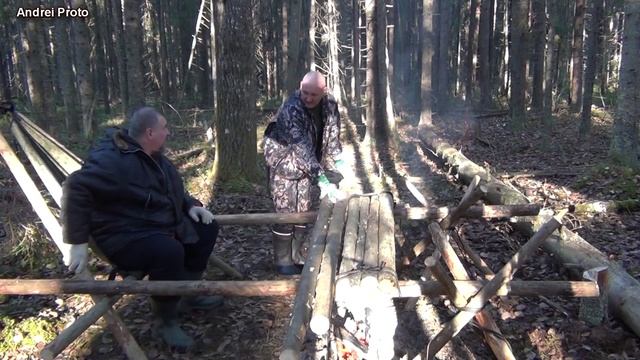 Стоянка в Лесу. Костер, сушилка, лестница. смотреть онлайн