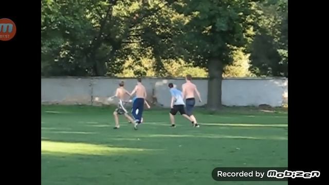 Пацан играет норм? смотреть онлайн