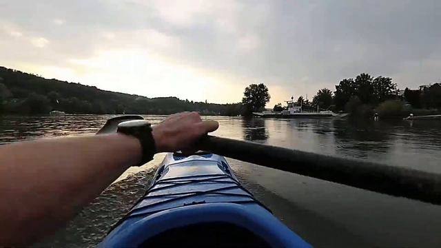 Kajak Point 65 Mercury GTX - Auf der Donau zu Tal bei der Fähre Prüfening смотреть онлайн