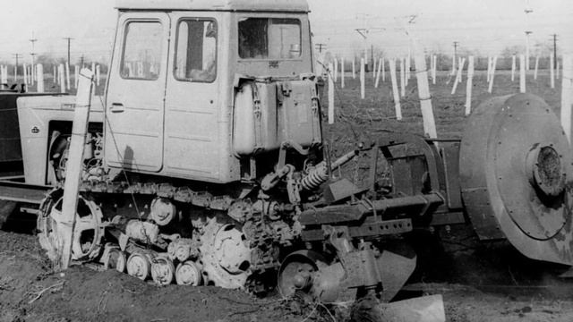 МОЛДАВАН Т-54В: специальный гусеничный трактор Кишинёвского завода смотреть онлайн