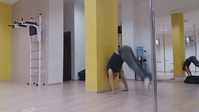 Спичаг. Силовой выход в стойку на руках