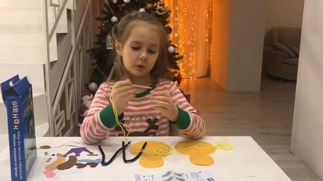 Новогодние поделки. Игрушка из фетра своими руками. смотреть онлайн