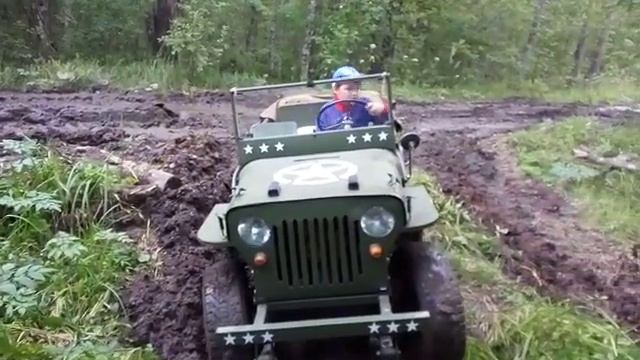 Мини Виллис "Маленькая машинка по большой грязюке" смотреть онлайн