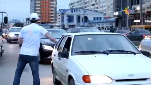 Людей раздают добро, Месяц рамадан!! смотреть онлайн