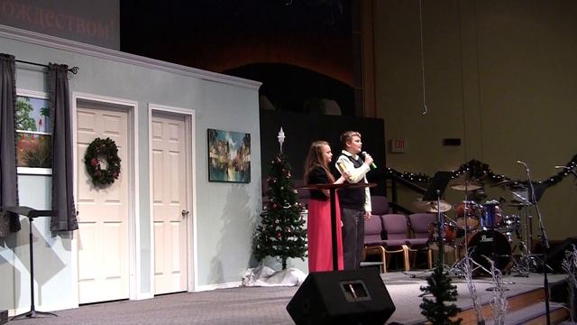 "Рождество-это праздник света" Пение Настя и Даник, 25 Декабря 2015 г. смотреть онлайн