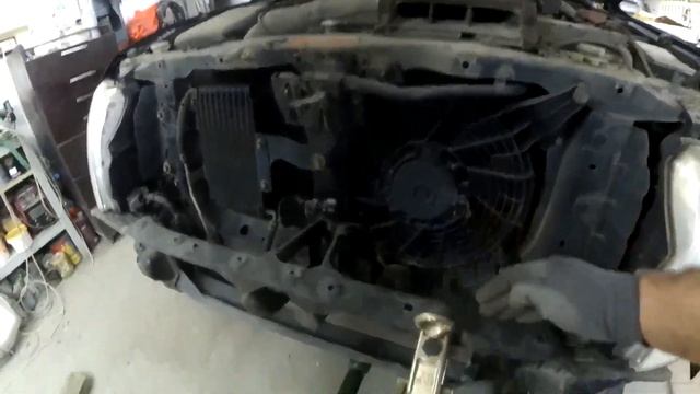 Митцубиси Паджеро вытягиваем поперечину,усилитель бампера и суппорт радиатора смотреть онлайн