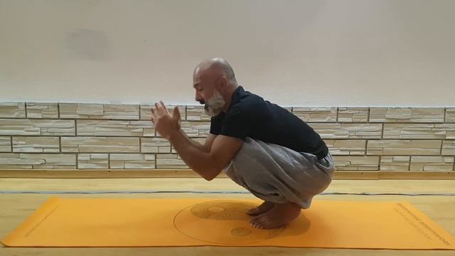 Бакасана | Поза Журавля | Средний уровень смотреть онлайн