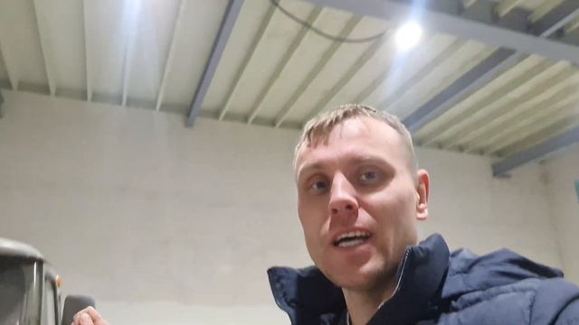 Покрасили пылесосом потолок гаража.#строюгараж #производство смотреть онлайн