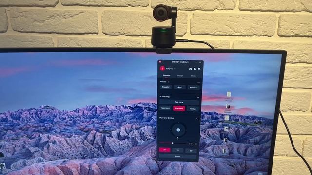 OBSBOT Tiny 4K - умная вебка с трекингом и управлением жестами