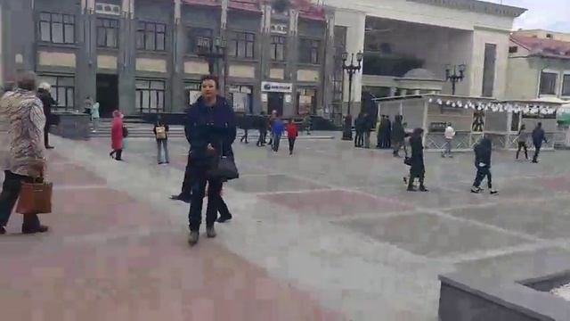 Сотрудников Гостиного двора в Уфе эвакуируют из здания смотреть онлайн