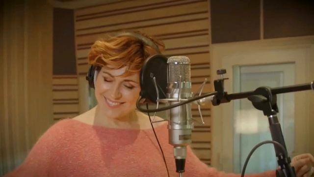 ?Твои руки - пара лебедей?Your hands are a pair of swans? смотреть онлайн