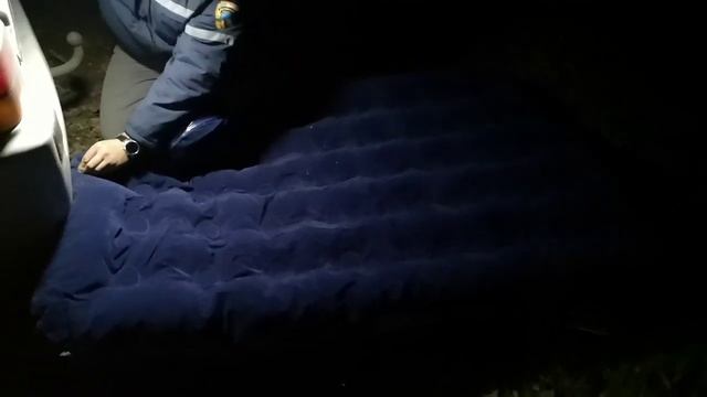 Как быстро надуть матрас без специального насоса! Лайфхак))) смотреть онлайн