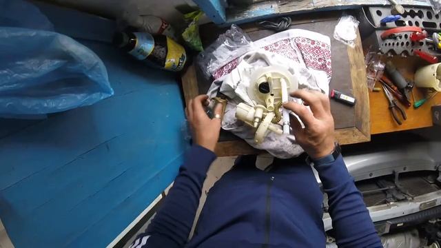 Замена бензонасоса Шевроле Еванда смотреть онлайн
