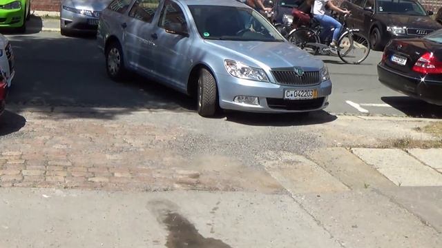 Kupujemy auto Skoda Octavia 1.6 benzyna 102PS z 2011 roku w Chemnitz смотреть онлайн