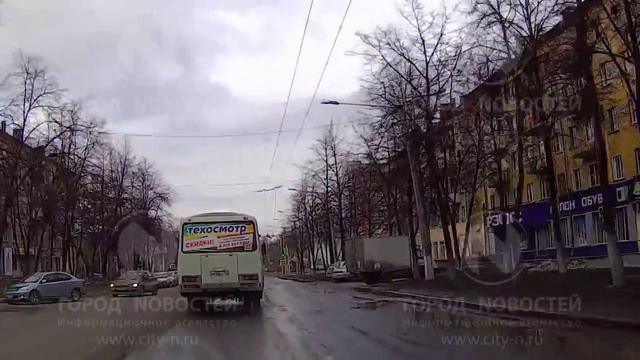 Маршрутка гоняет по встречке смотреть онлайн