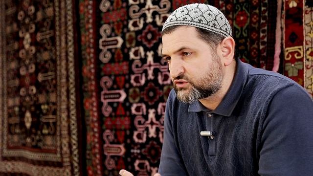 Можно ли прикасаться и читать Коран на телефоне без омовения? смотреть онлайн