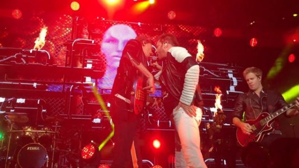 Duran Duran Simon Le Bon John Taylor Wild Boys LIVE FRONT ROW