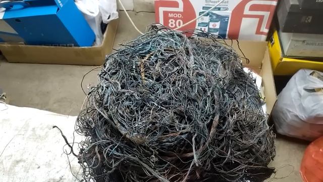 ЦЕЛЬ 100 КИЛО МЕДИ! МЕДНАЯ КОПИЛКА ЗЕЛЕНОГО АЛМАТИНЦА! Добываю медь из горы проводов! смотреть онлайн