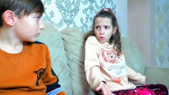 Как ПРОНЕСТИ животных домой в реальной жизни ?! Тима придумывает способы ! смотреть онлайн