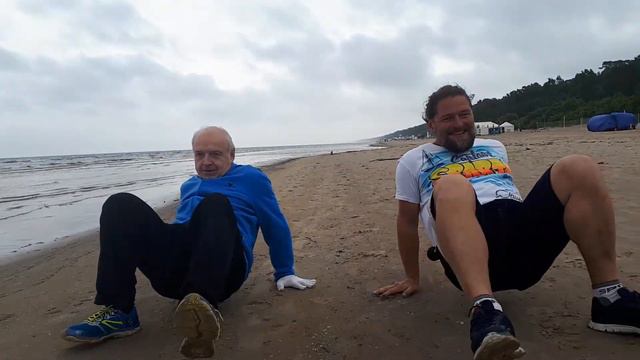 Ходьба "паучком" в Юрмале Četrrāpus смотреть онлайн