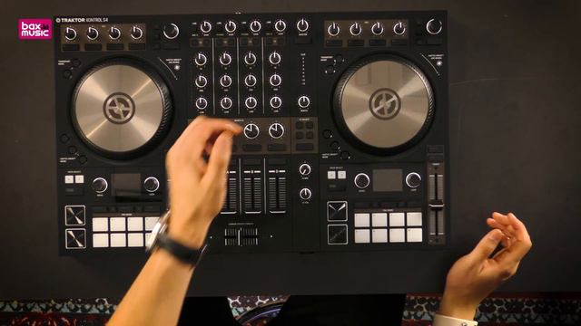 Native Instruments Traktor Kontrol S4 MK3 | Bax Music смотреть онлайн